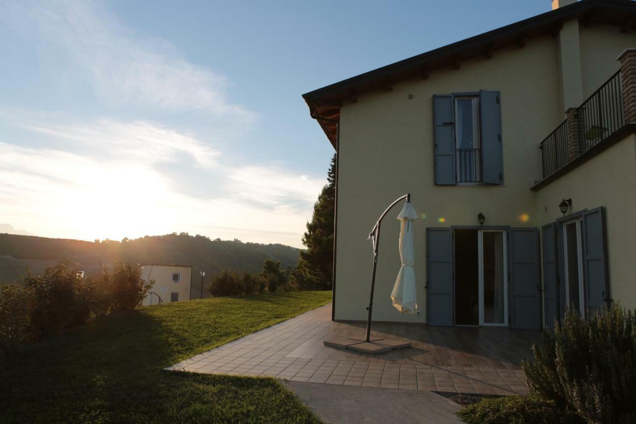 Agriturismo Terra Dei Falchi Castilenti Exterior photo